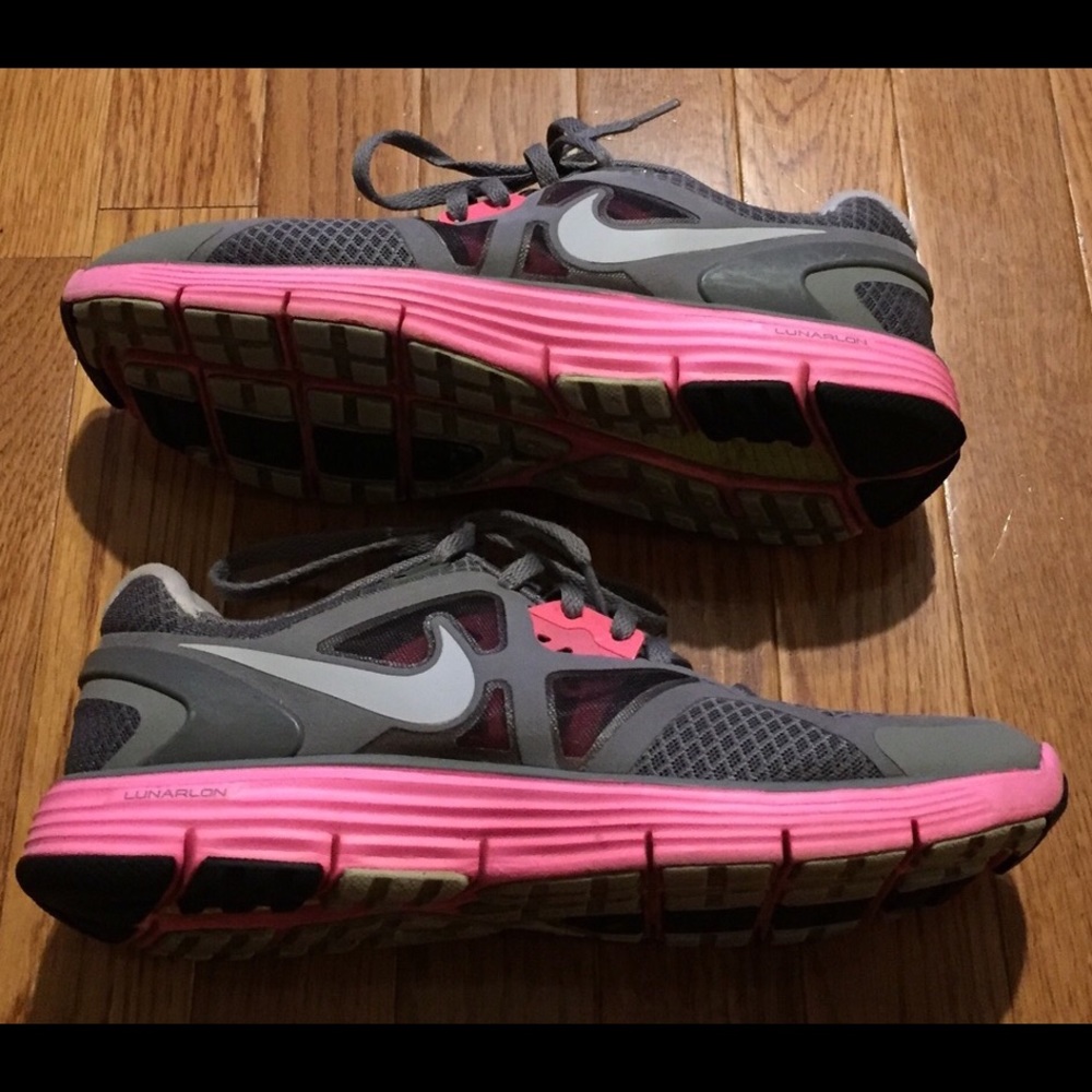 Nikes size 8